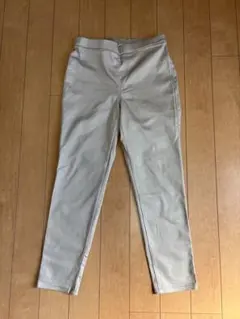 GUライトグレー スリムフィット ストレートパンツ