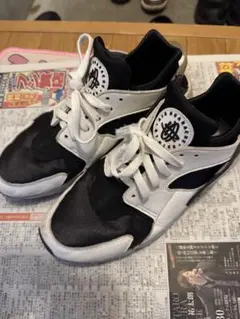 エアハラチ　ブラック/ホワイト