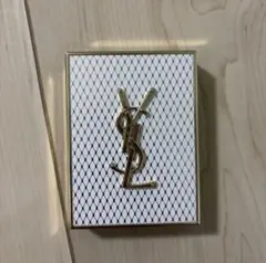 イヴ・サンローラン クチュールミニクラッチ 024 アイシャドウ