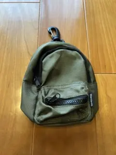 小型オリーブグリーンポーチ