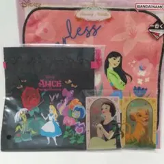 ４点 ディズニーウエハースカード2種、アリス巾着、ムーランハンドタオル 未開封