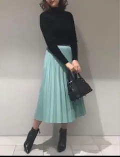 美品 ロングプリーツスカート エメラルドグリーン