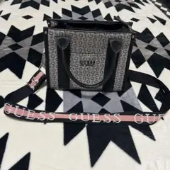 GUESS ショルダーバッグ グレー/ブラック