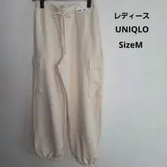 新品未使用　ユニクロ　クリーム色 カーゴパンツ