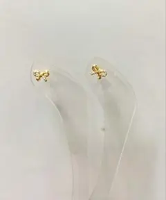 K18リボン天然ダイヤモンドピアス