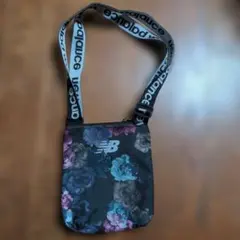 ニューバランス【new　balance】サコッシュ　ミニショルダーバック