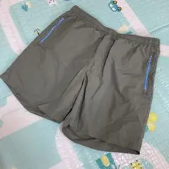 Lacoste カーキ ショートパンツ