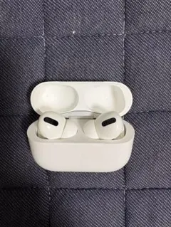 【ジャンク品】Air Pods pro 第一世代（右耳接続不良）のサムネイル