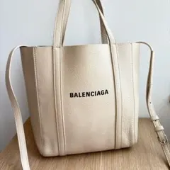 かじろう様専用 BALENCIAGA エブリデイトート xxs シルバー - メルカリ
