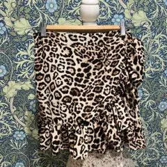 ヒョウ柄ミニスカート フリル付き