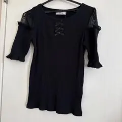 黒いリブ編みTシャツ（レーススリーブ）