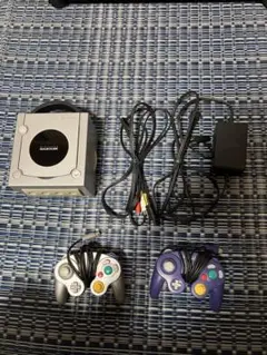 Nintendo GameCube シルバー 本体 コントローラー2個付き