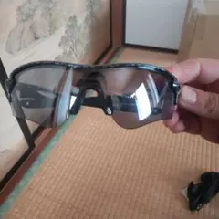 Oakley OO9268 サングラス ブラック/グレー