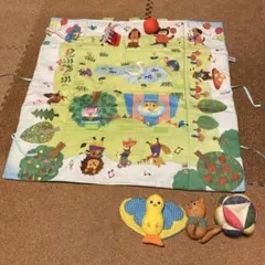 こどもちゃれんじベビー　マットと飾りパーツと手作りボールのセット