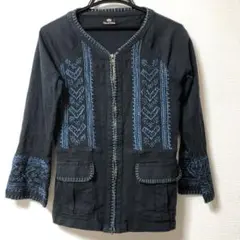 刺繍入りノーカラージャケット ネイビー