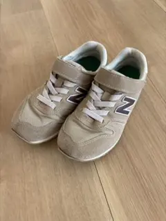 18cm New Balance 373 ベージュ キッズスニーカー☆