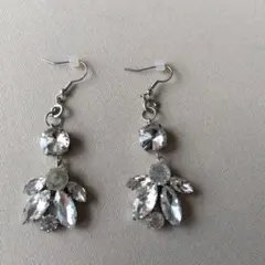 クリスタルフラワーモチーフピアス
