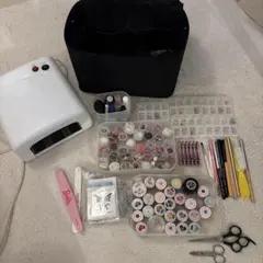 ジェルネイルケアセット　ラメなど多様な道具付き　LEDライト付き