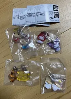 サンリオ　なかよしドロップチャーム　４種コンプ　ガチャ
