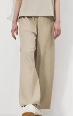 UNIQLO プリーツパンツ ベージュ ウエストゴム Mのサムネイル
