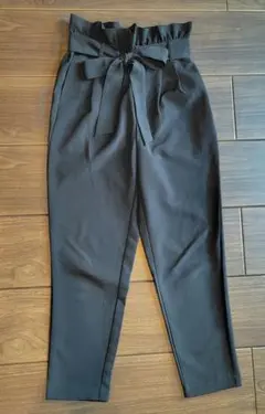 GU ハイウエストテーパードパンツ ウエストフリル ブラック M きれいめ