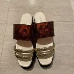 MURUA 厚底クリアウェッジサンダル ブラウン ゴールド 22.5~23cm