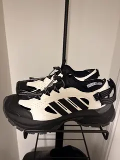 adidas サンダル