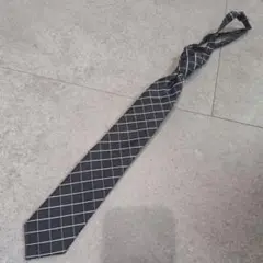 リバーシブル フォーマル用ネクタイ キッズ用黒と白のチェック柄