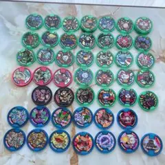 妖怪ウォッチ、メダル、カード