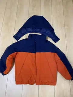 オレンジとネイビーの中綿コート 取り外し可能なフード付き