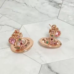 Vivienne Westwood｜ディアマンテピアス／ゴールド×レッド - メルカリ