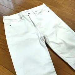 ユニクロジーンズ　スキニー・ストレート・白カラー