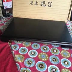 唐木製 花瓶台 ダークブラウン 木製花瓶台 ダークブラウン 彫刻入り - メルカリ