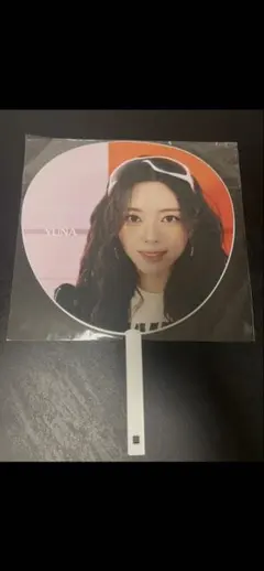 ITZY D賞 ユナ サイン入りうちわ 2026年最新】itzy ユナ うちわの人気アイテム - メルカリ