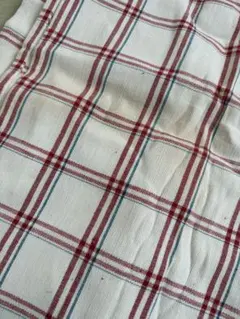 ホワイトとレッドのチェック柄　188✖︎120