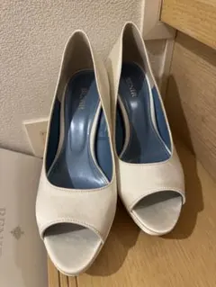 ホワイト オープントゥ ハイヒール　ベニル