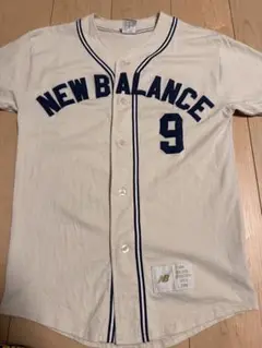 New Balance 半袖シャツ XS クリーム色 背番号9