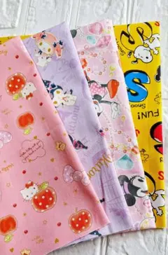 キャラクター柄の布地4枚セット　50×50cm カットクロス