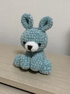 あみぐるみ ミントグリーンのお座りうさぎちゃん