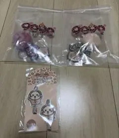 ×ちいかわ 90 Logo Rubber Keychainとヘアクリップのサムネイル