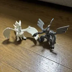 立体ポケモン図鑑 ゼクロム・レシラム - メルカリ