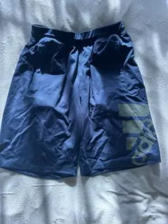 adidas ネイビー Mサイズ ショートパンツ
