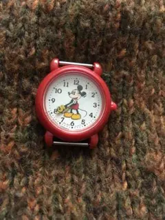 ディズニー ミッキー の腕時計 赤いケース