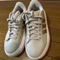 Item thumbnail for item 32bcb15d-2f2e-45dc-96b0-89f37b129d7e