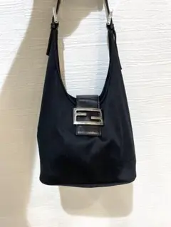 良品◎FENDI フェンディ マンマバケット ジャージー 黒 ブラック 楽天市場】【バッグ】FENDI フェンディ ミニマンマバケット