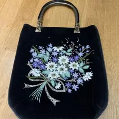 ハンドメイド、花柄刺繍トートバッグ 黒
