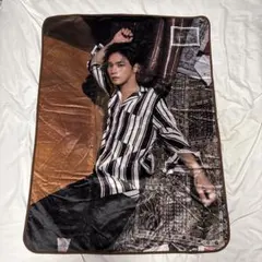 JIN】 フランネル ブランケット 毛布 ひざ掛け 100×70 BTS ジン - メルカリ