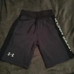 UNDER ARMOUR　ハーフパンツ