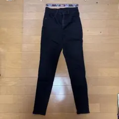 【GU】スキニーパンツ　ブラック　ウエスト64