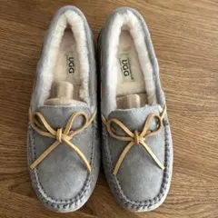 UGG グレー リボン付きモカシン 23センチ